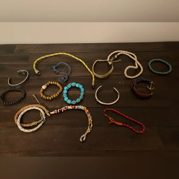 Bag of mens bracelets - Picture 2 of 2